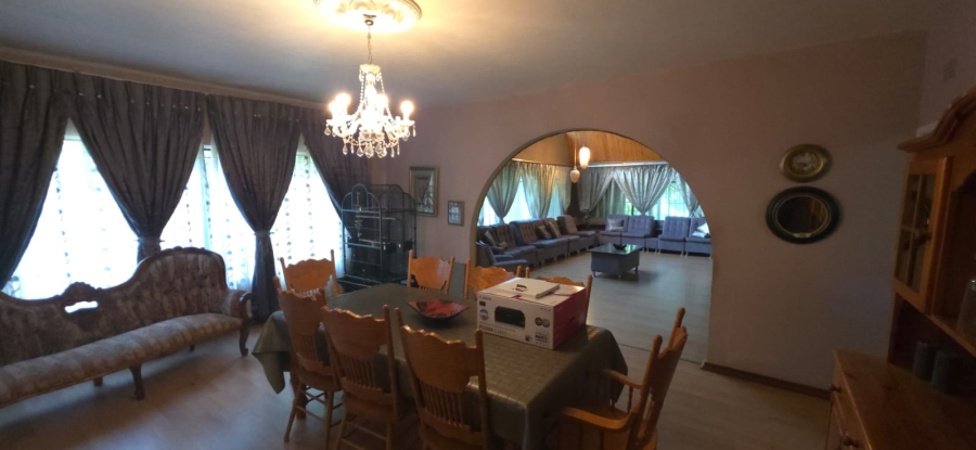 6 Bedroom Property for Sale in Wilkeville North West